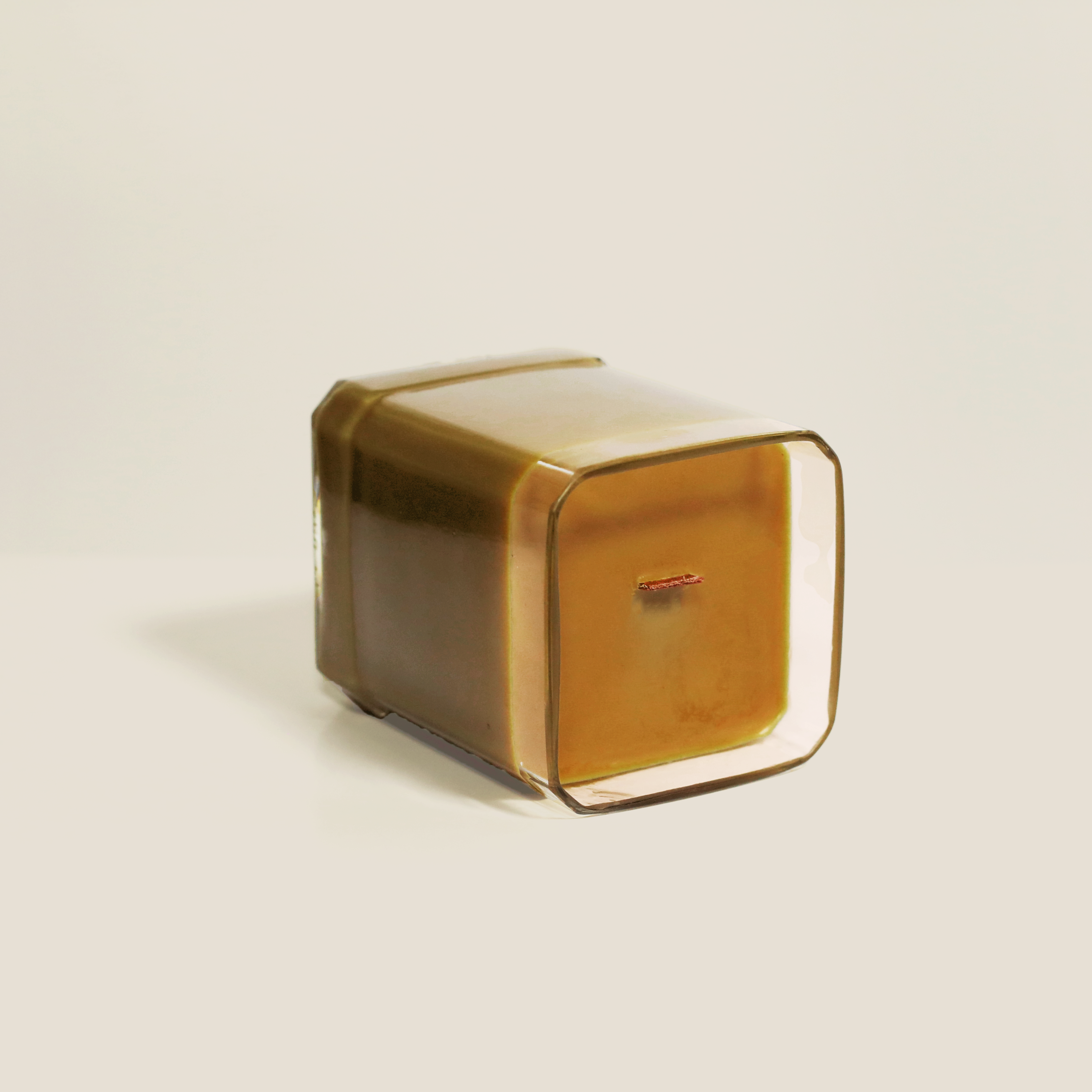 Vanilla & Tobacco Scented Soy Candle