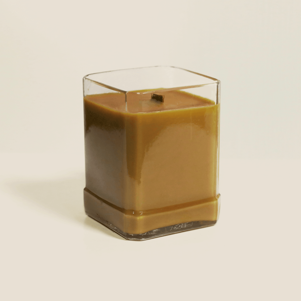 Vanilla & Tobacco Scented Soy Candle