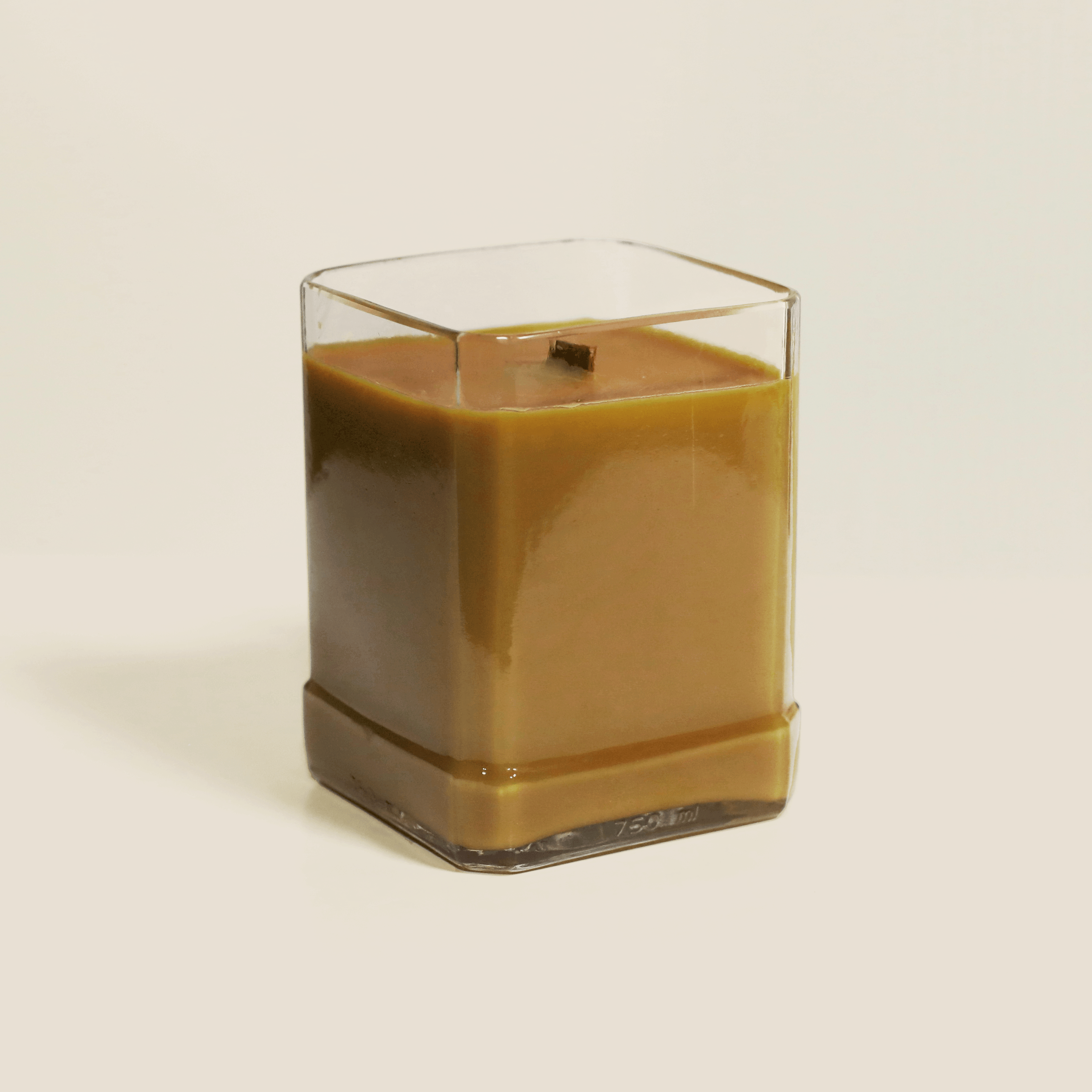 Vanilla & Tobacco Scented Soy Candle